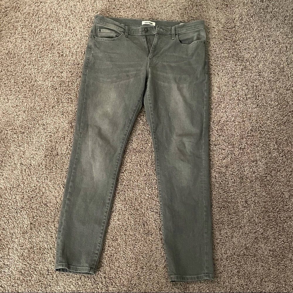 Gray skinny jeans